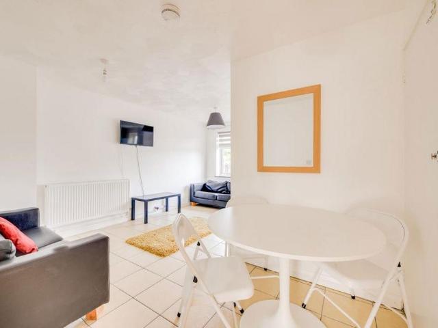4 bedroom house to rent