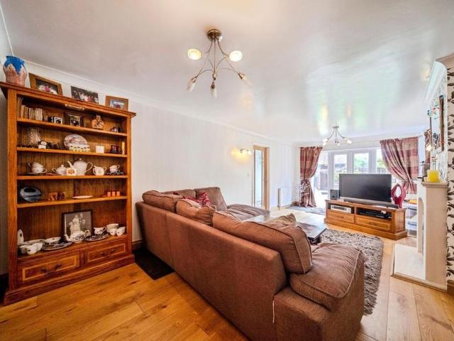 4 bedroom house to rent