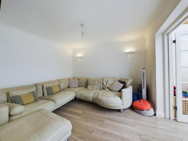 4 bedroom house to rent
