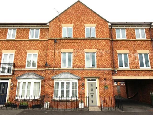 4 bedroom house to rent