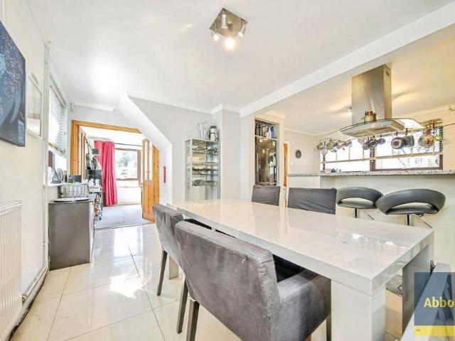 4 bedroom house to rent