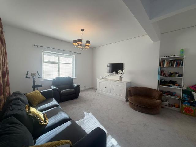 4 bedroom house to rent
