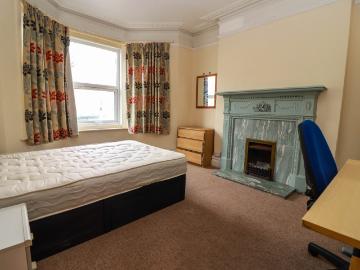 4 bedroom house to rent