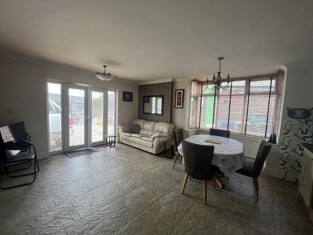 4 bedroom house to rent