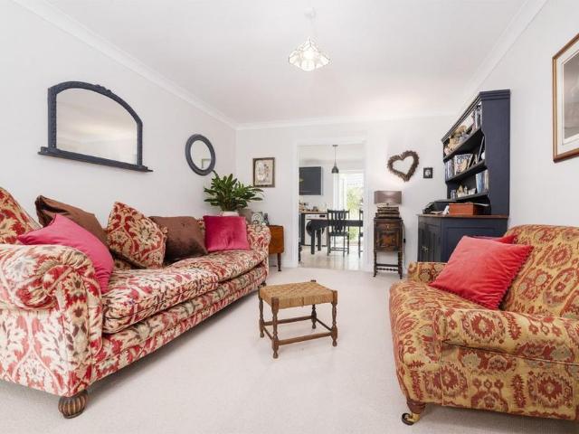 4 bedroom house to rent