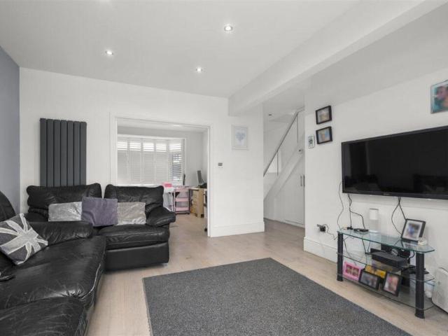 4 bedroom house to rent