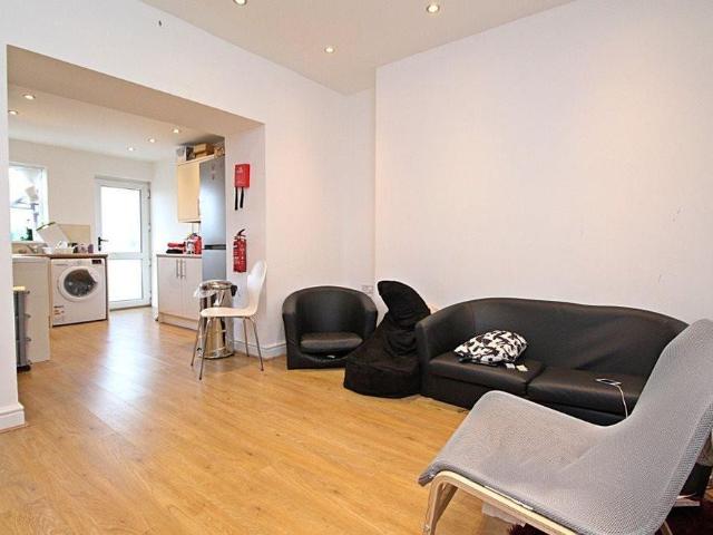 4 bedroom house to rent