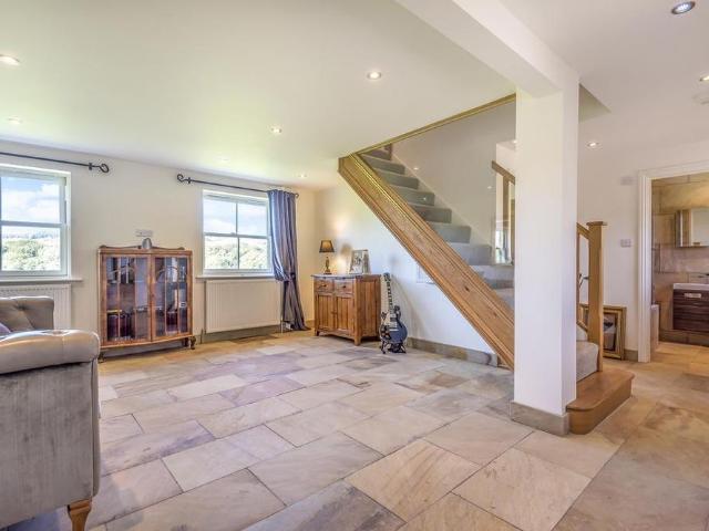 4 bedroom house to rent
