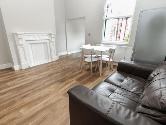 4 bedroom house to rent