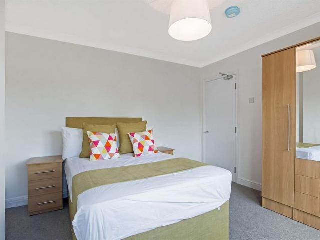4 bedroom house to rent