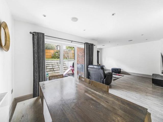 4 bedroom house to rent