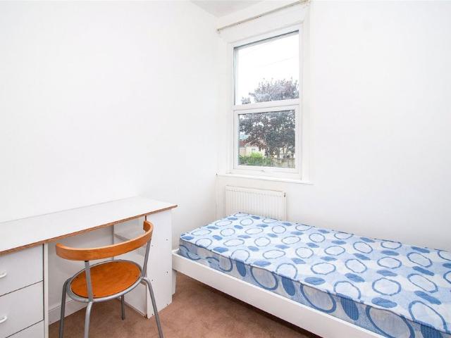 4 bedroom house to rent