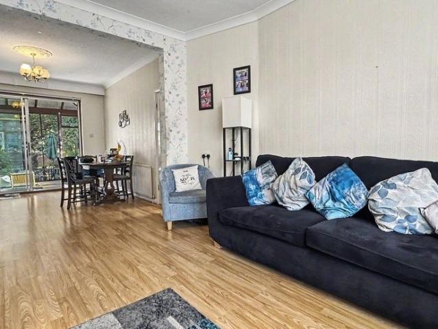 4 bedroom house to rent