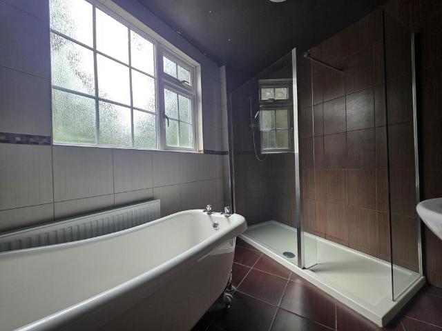 4 bedroom house to rent