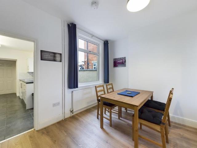 4 bedroom house to rent