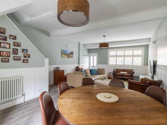 4 bedroom house to rent