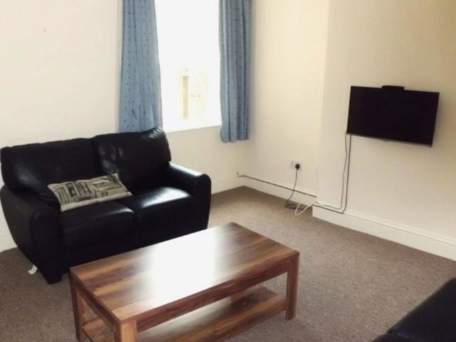 4 bedroom house to rent