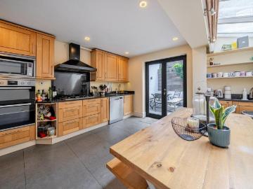 4 bedroom house to rent