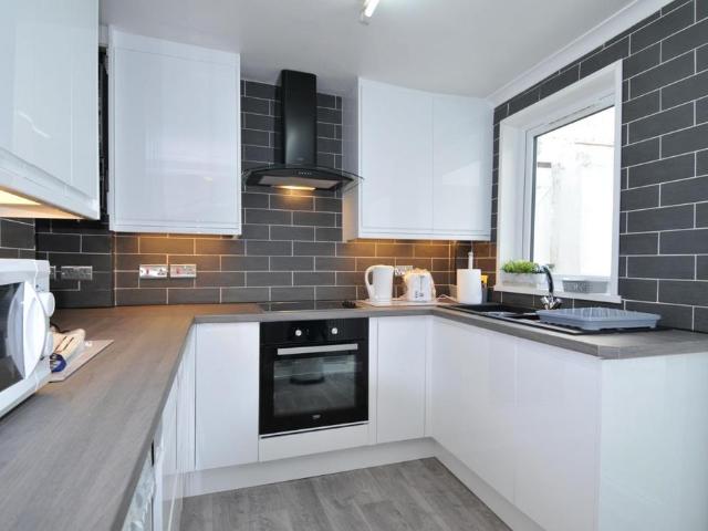 4 bedroom house to rent