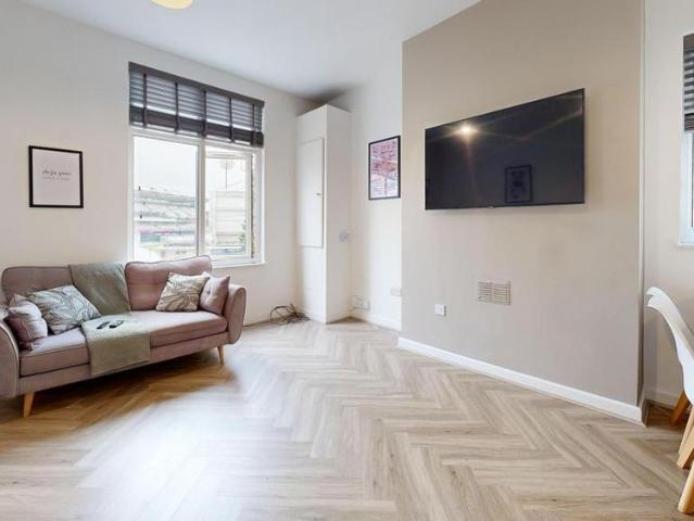 4 bedroom house to rent