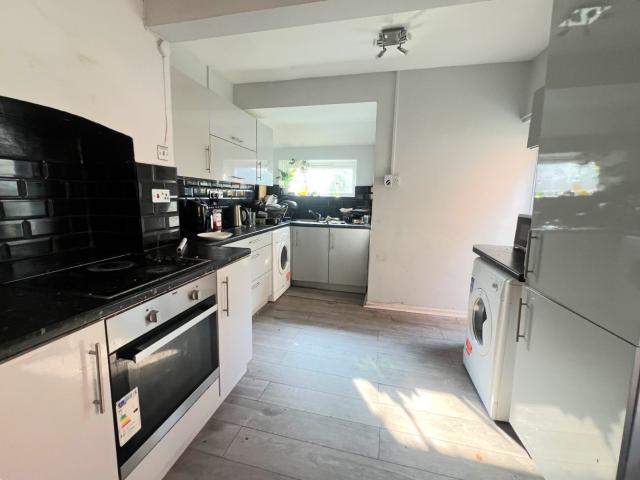 4 bedroom house to rent