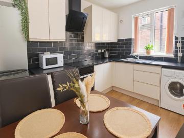 4 bedroom house to rent