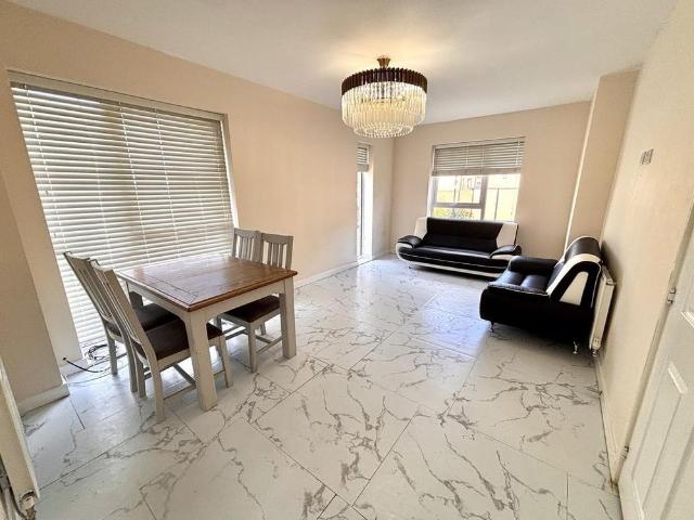 5 bedroom house to rent