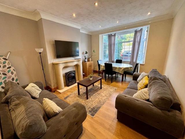 4 bedroom house to rent