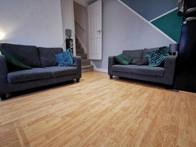 4 bedroom house to rent