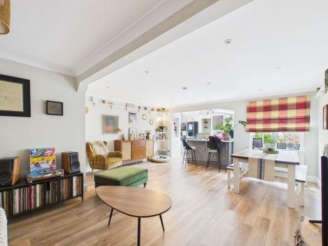 4 bedroom house to rent