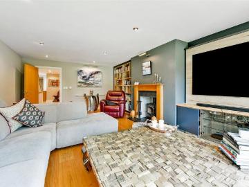 4 bedroom house to rent