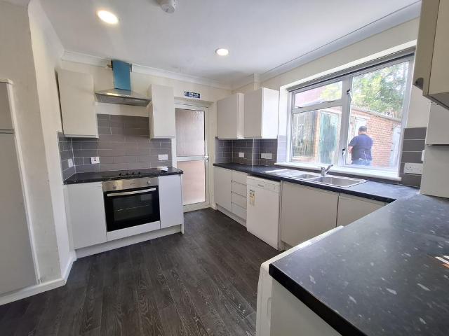 4 bedroom house to rent