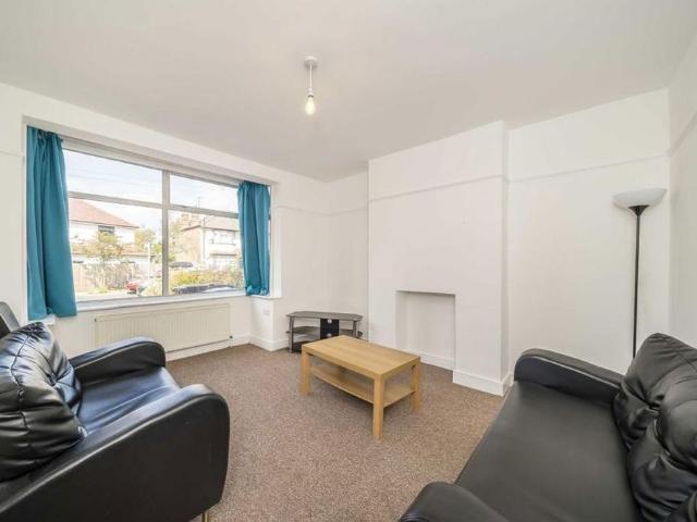 4 bedroom house to rent