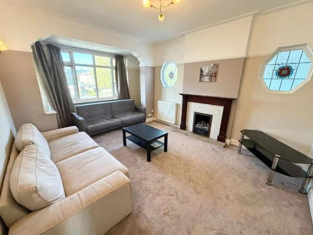 4 bedroom house to rent