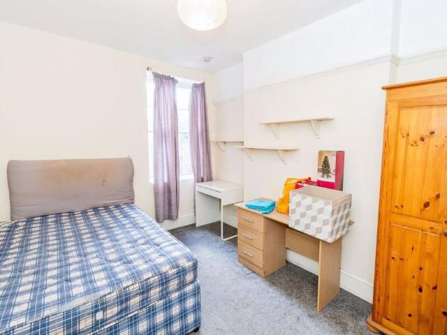 4 bedroom house to rent