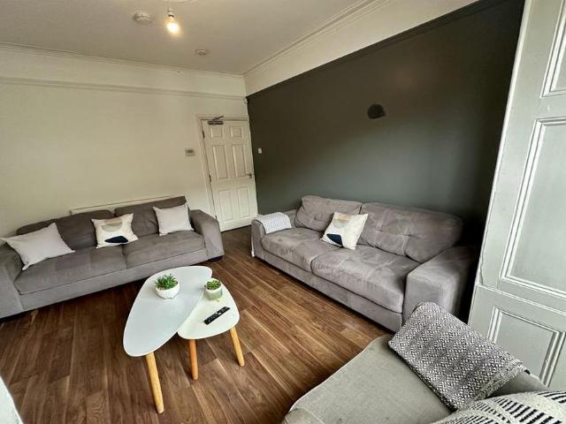 4 bedroom house to rent