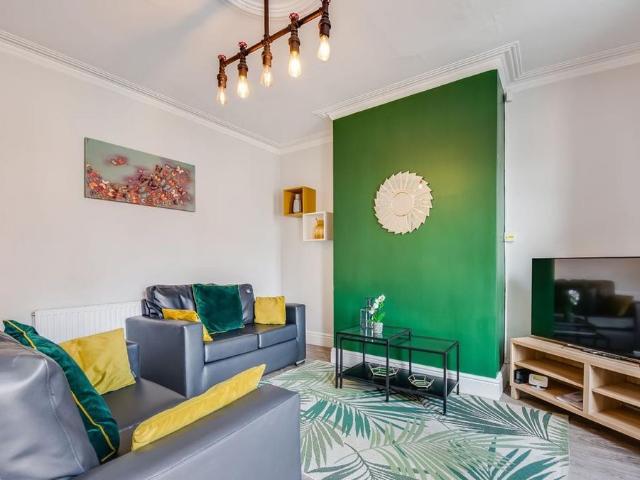 4 bedroom house to rent