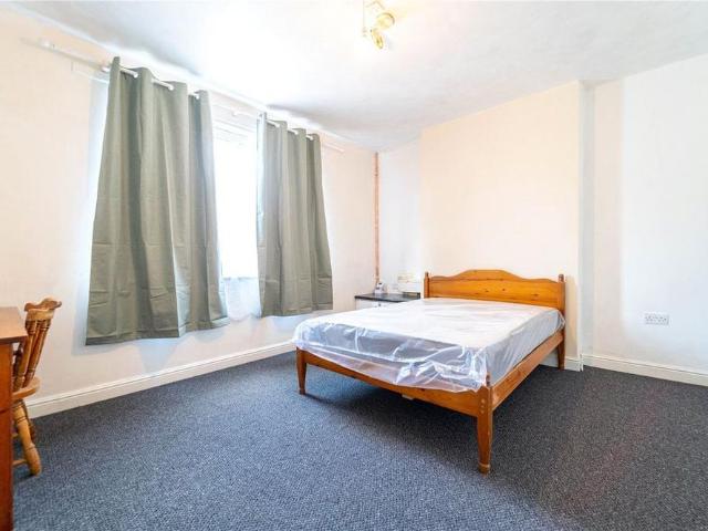 4 bedroom house to rent
