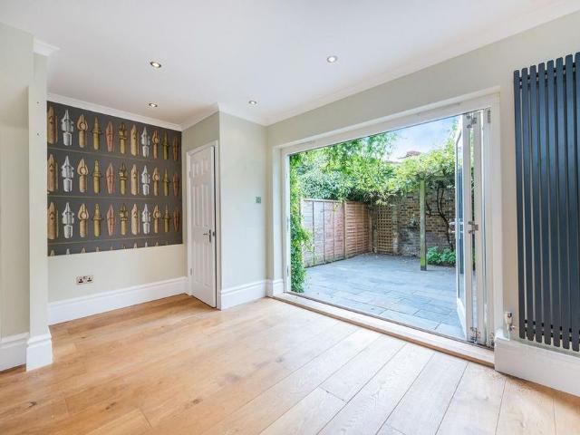 4 bedroom house to rent