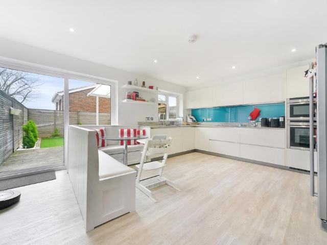 4 bedroom house to rent