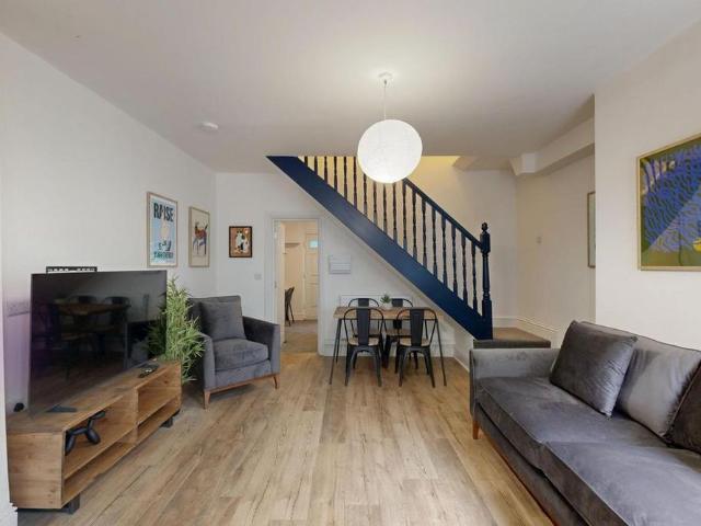4 bedroom house to rent