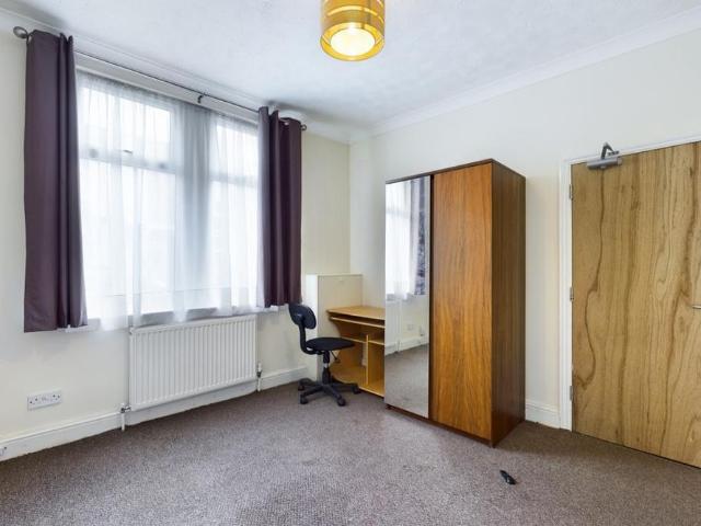 4 bedroom house to rent