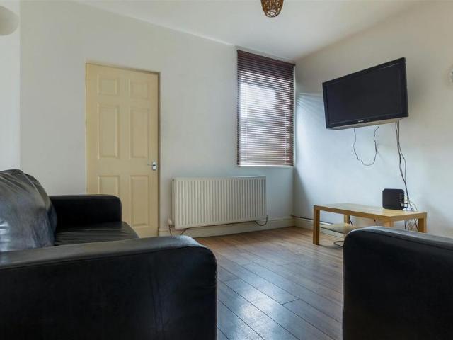 4 bedroom house to rent