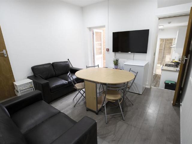 4 bedroom house to rent