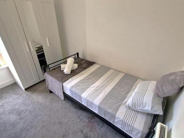 4 bedroom house to rent