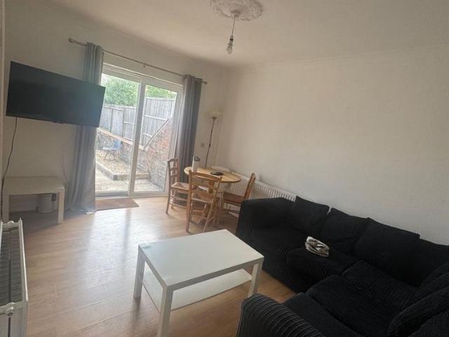4 bedroom house to rent