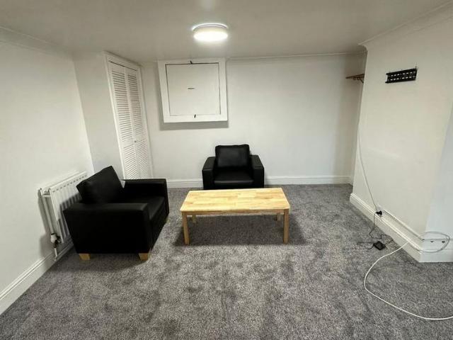 4 bedroom house to rent
