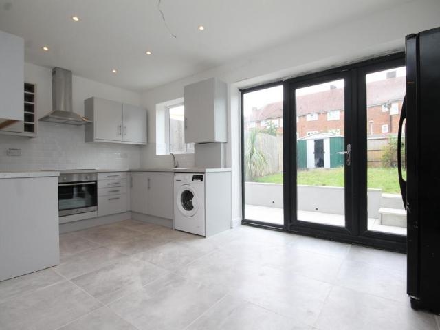 4 bedroom house to rent