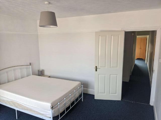 4 bedroom house to rent