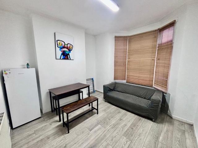 4 bedroom house to rent